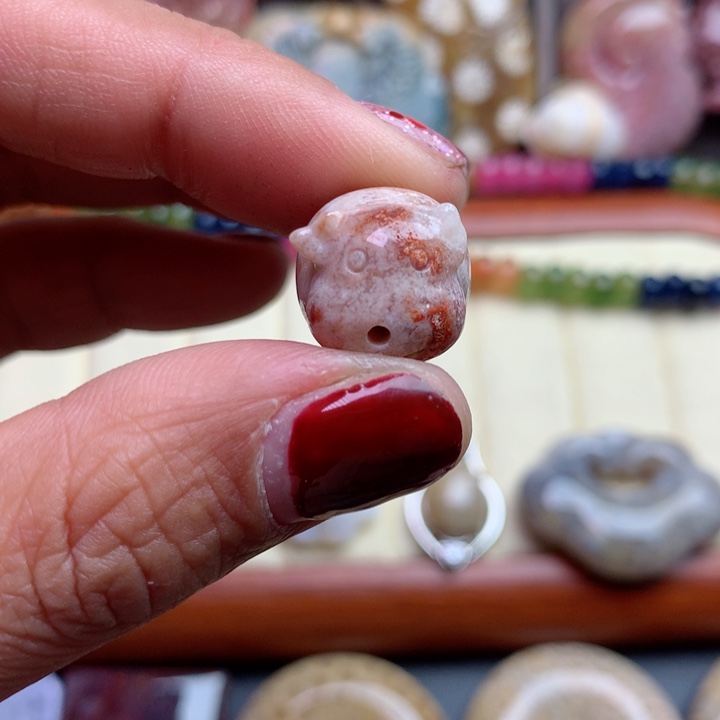 硅化珊瑚（珊瑚玉）颈饰未镶嵌