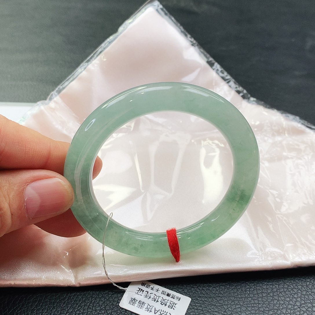 未镶嵌手镯翡翠天然翡翠手镯