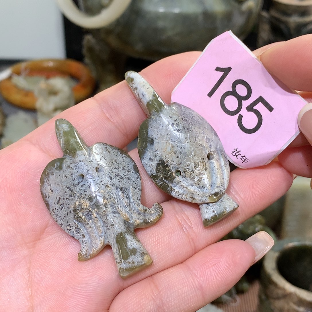 颈饰未镶嵌和田玉秋**意
