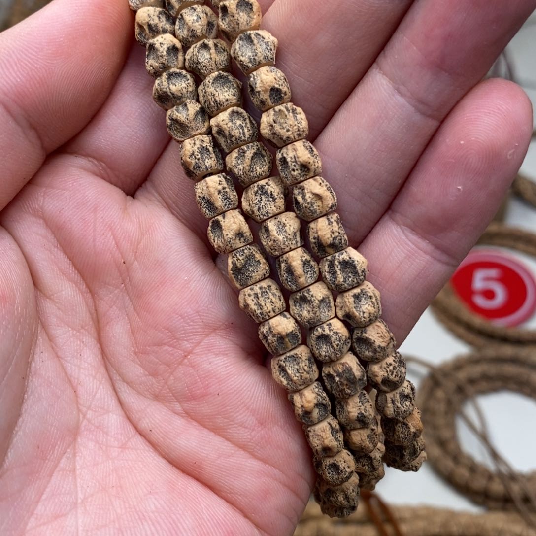 柏香籽/百香籽吊坠