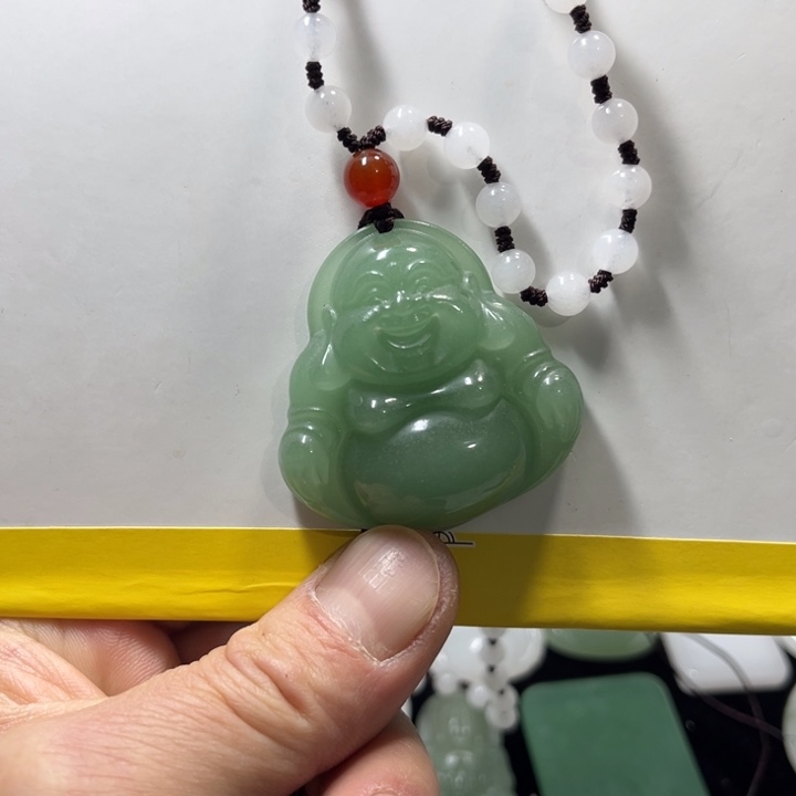 石英质玉未镶嵌颈饰