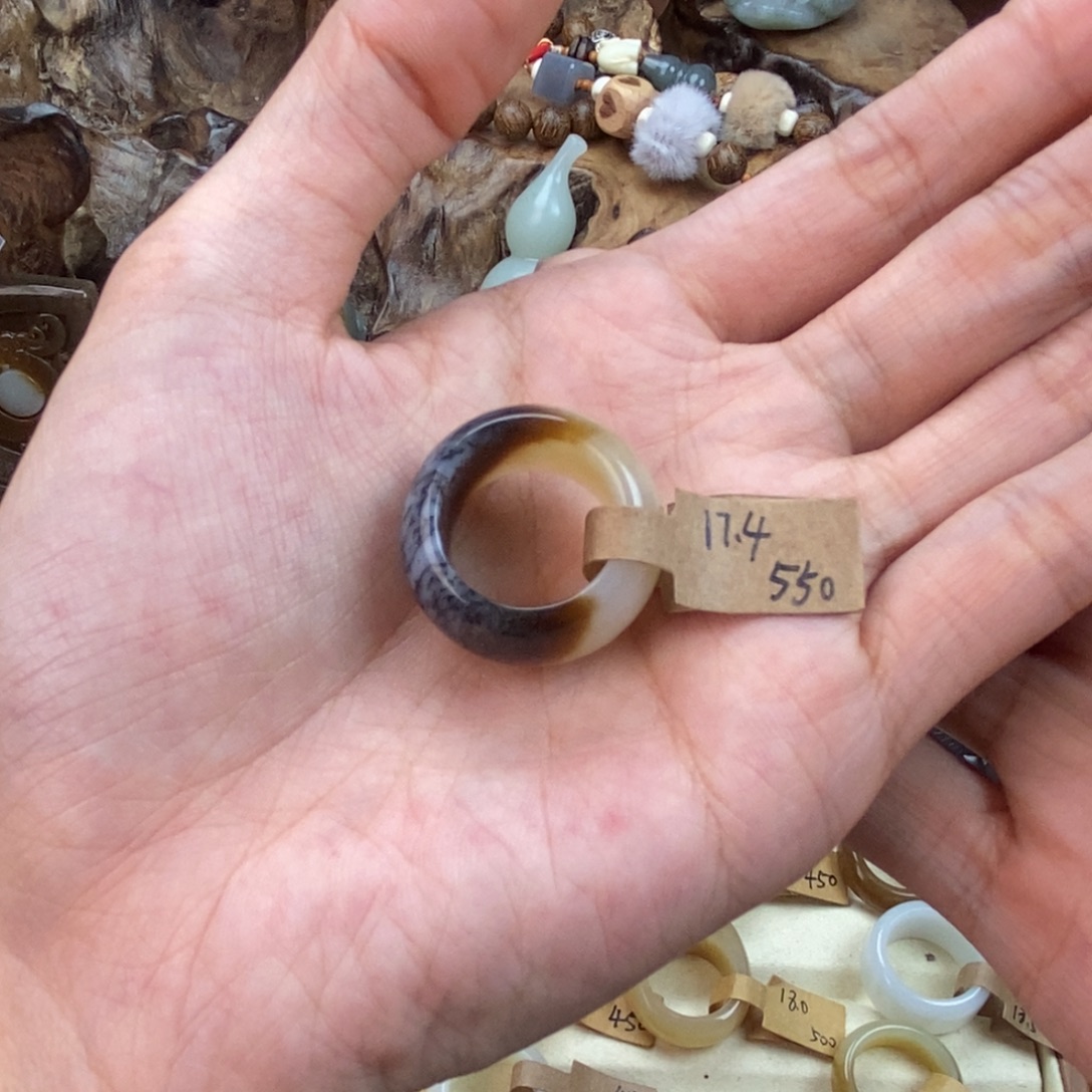 胡****和田玉未镶嵌颈饰