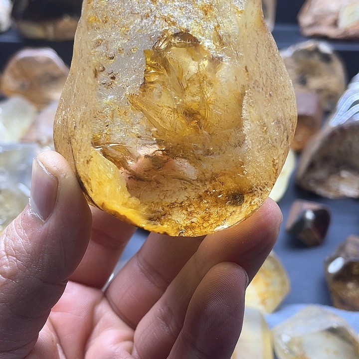 水晶摆件未镶嵌江**人