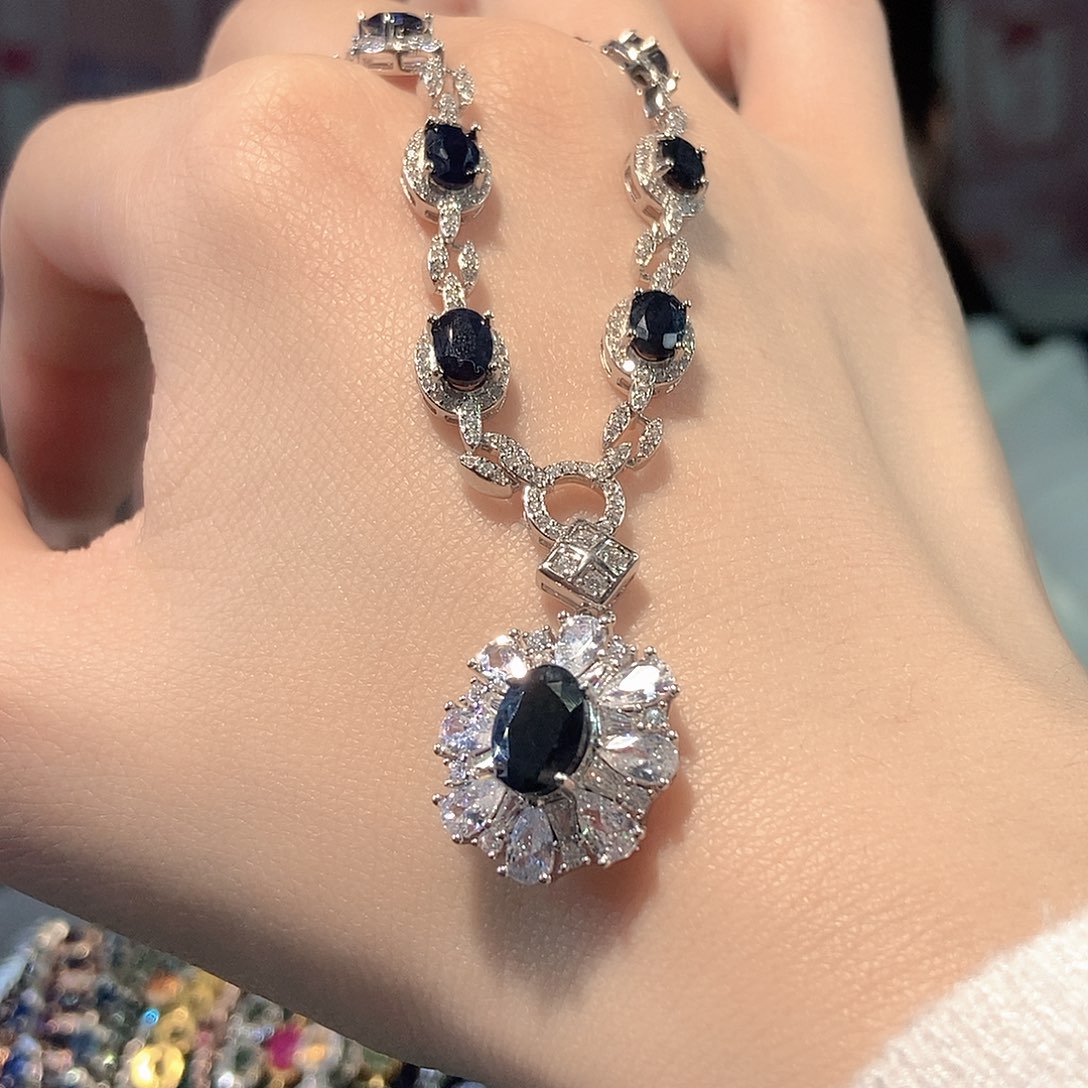 蓝宝石颈饰银S925镶嵌半**桃