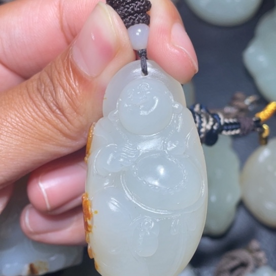 和田玉挂件未镶嵌?