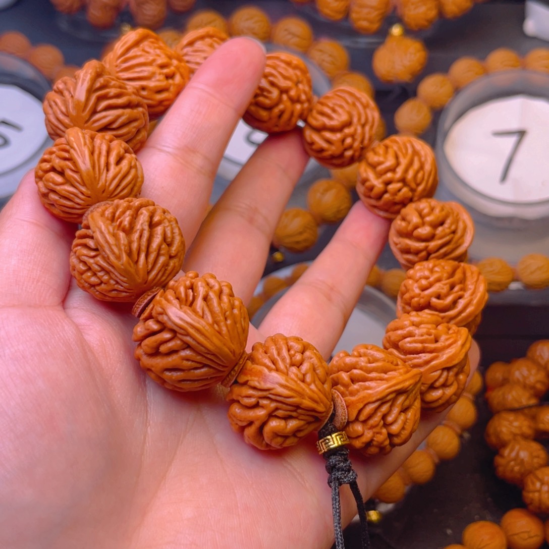 请***哈吊坠桃核耶耶耶耶