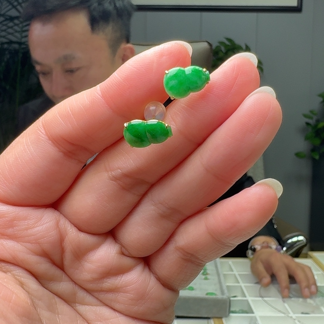 翡翠18K金镶嵌耳饰天然