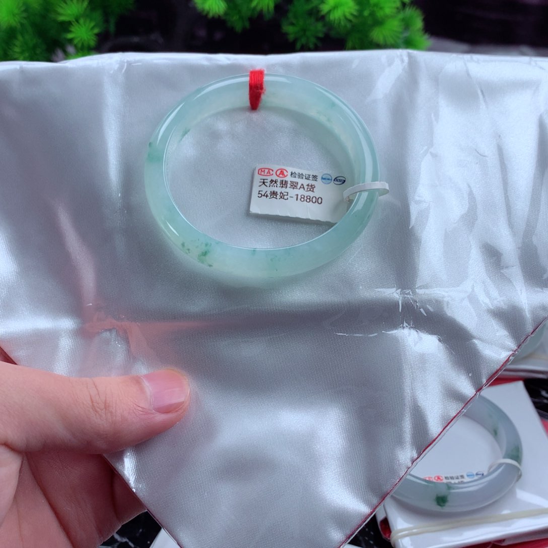 翡翠手镯未镶嵌缅甸翡翠天然手镯