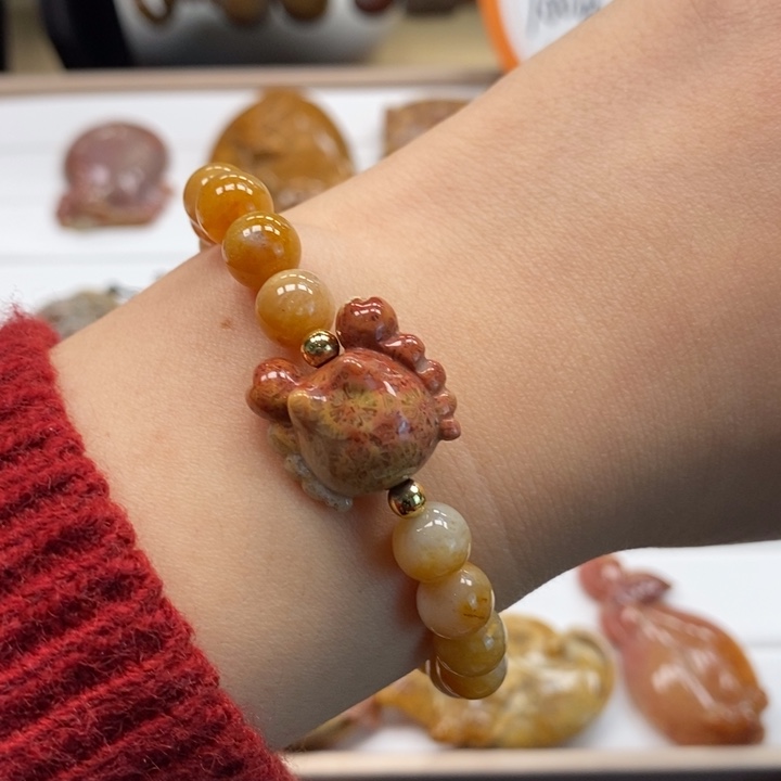 硅化玉手串未镶嵌彩螃蟹