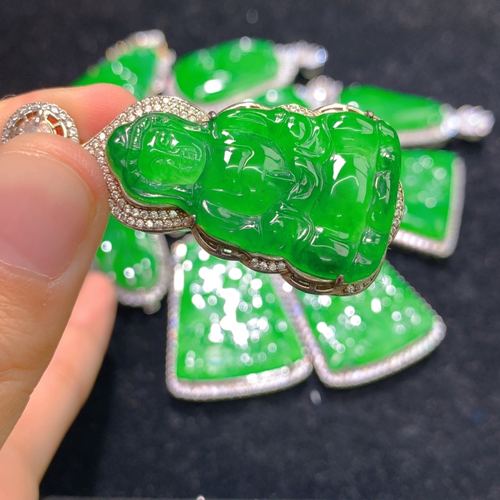 翡翠颈饰银S925镶嵌一个