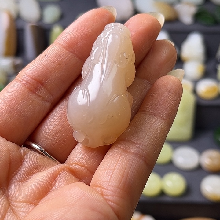 天***！和田玉（糖玉）未镶嵌颈饰