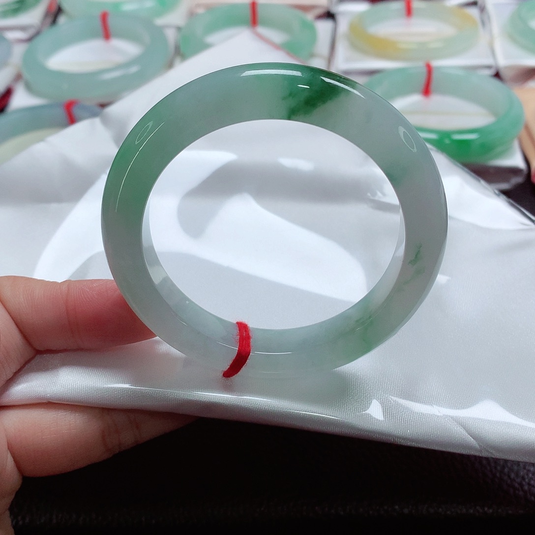 翡翠手镯未镶嵌天然A货翡翠