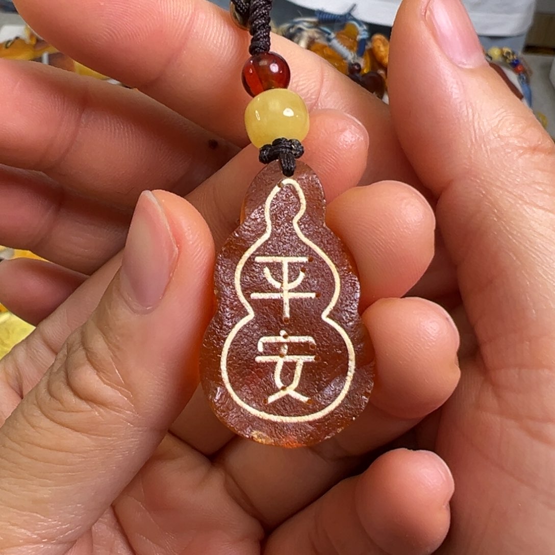 未镶嵌蜜蜡裸石琥珀