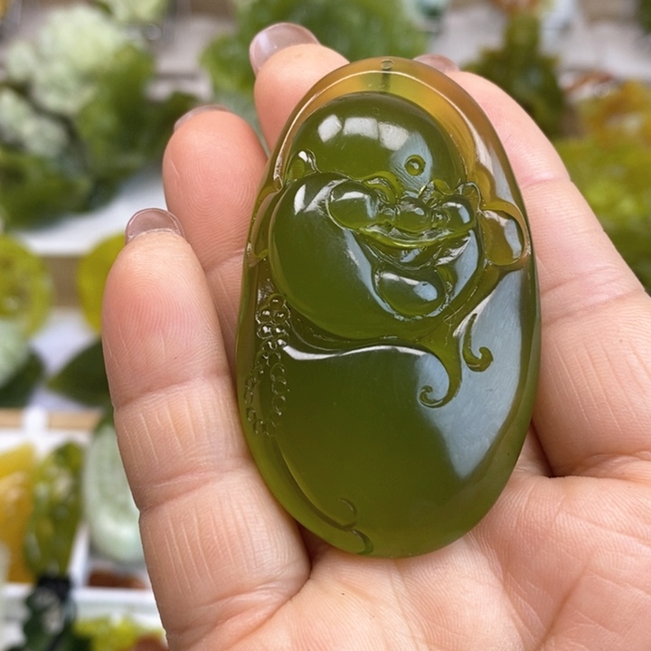 蛇纹石玉颈饰未镶嵌