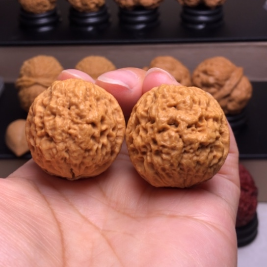 文玩核桃把件火焰绣球12