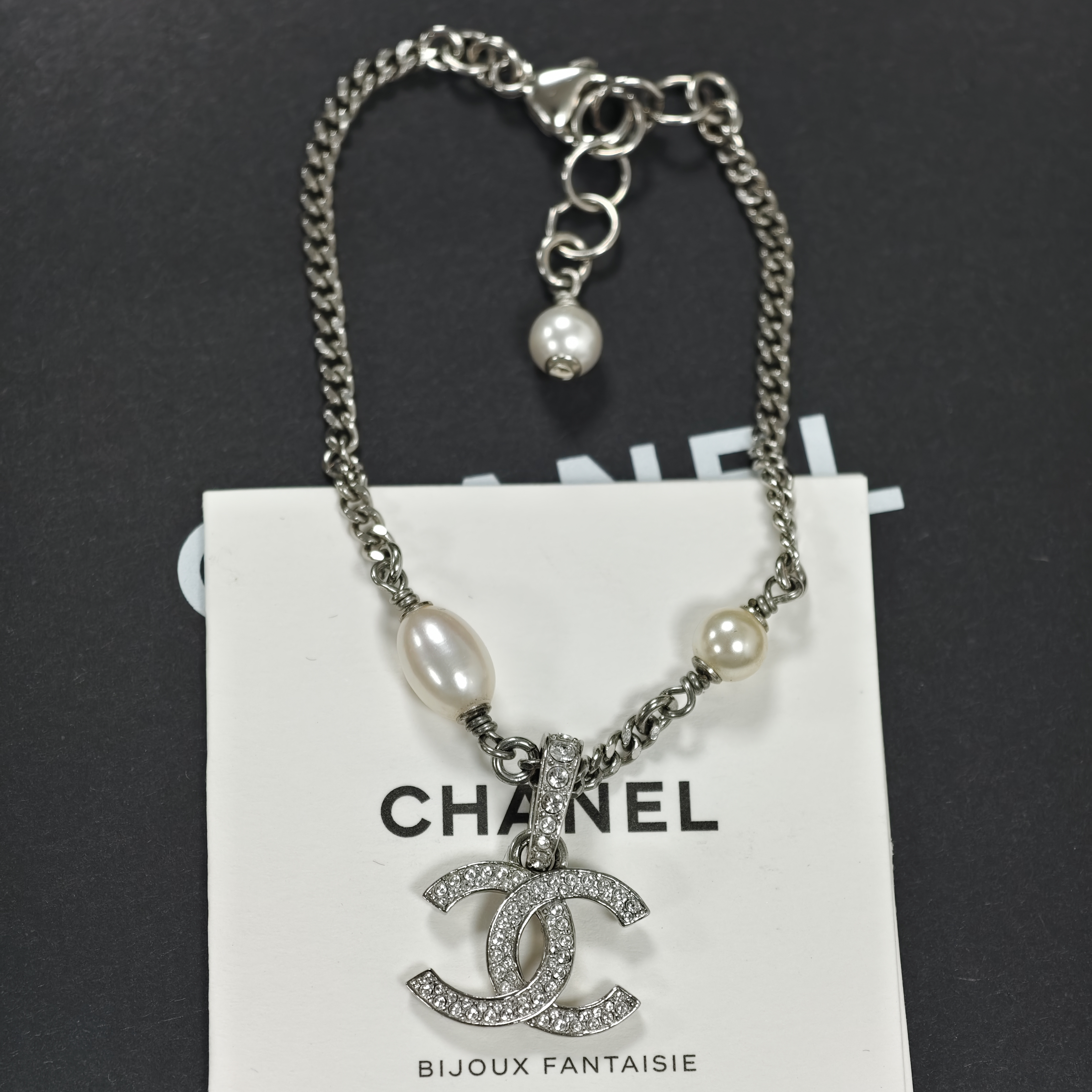 未使用 Chanel/香奈儿 银色满钻双C 水滴珍珠手链 20S/AA0469