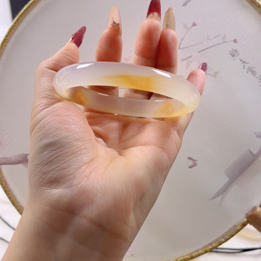 玛瑙/玉髓手镯未镶嵌遗**i