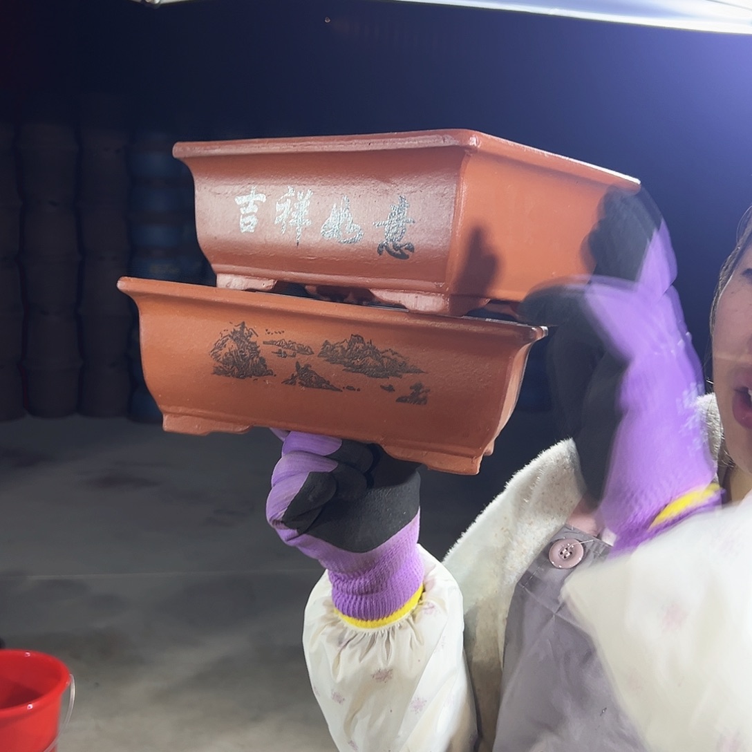 26+26红马槽花盆花盆