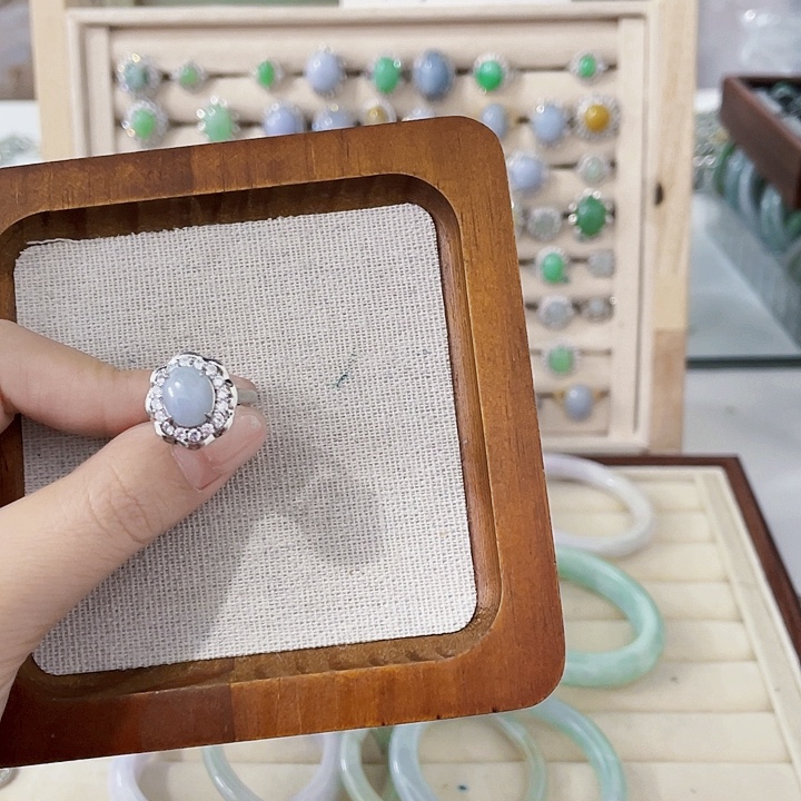 翡翠未镶嵌颈饰天然翡翠Ａ货