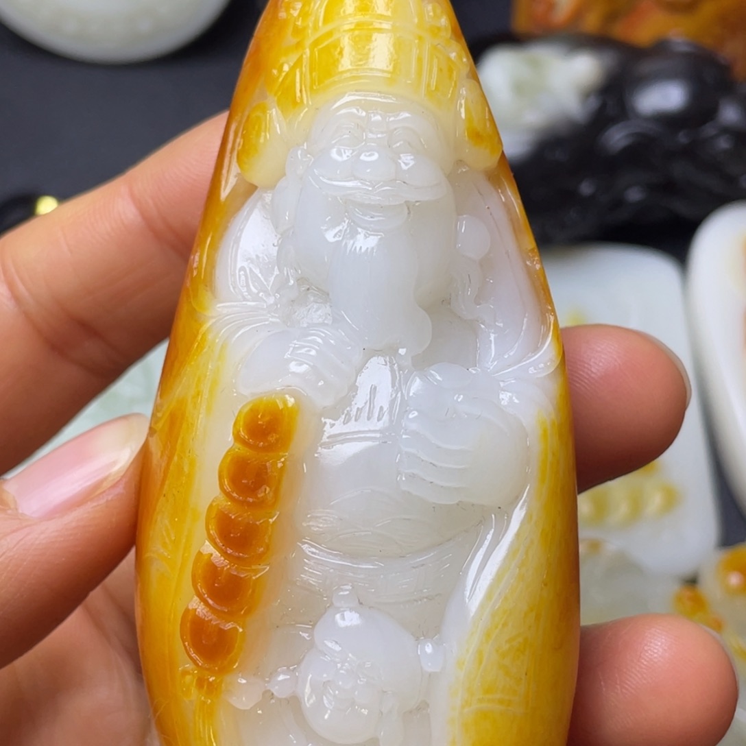 我***你和田玉未镶嵌颈饰