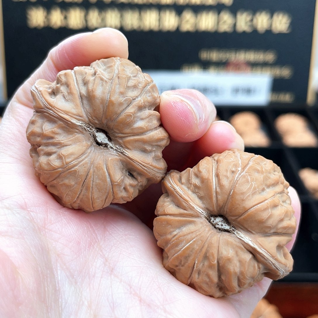 把件文玩核桃年末冲刺40小圆瓜中高桩全品红皮南瓜墩4025