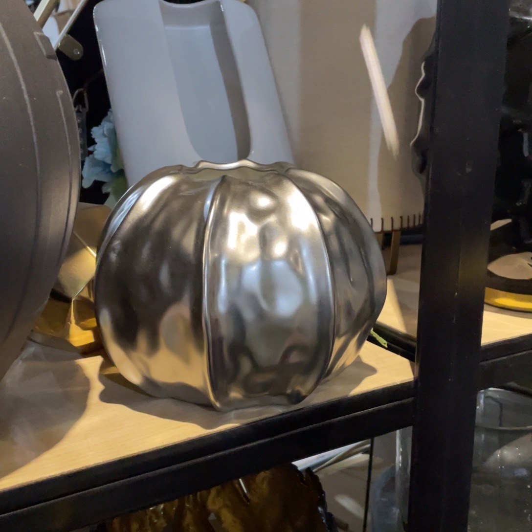 陶瓷花瓶，仿真绿植。