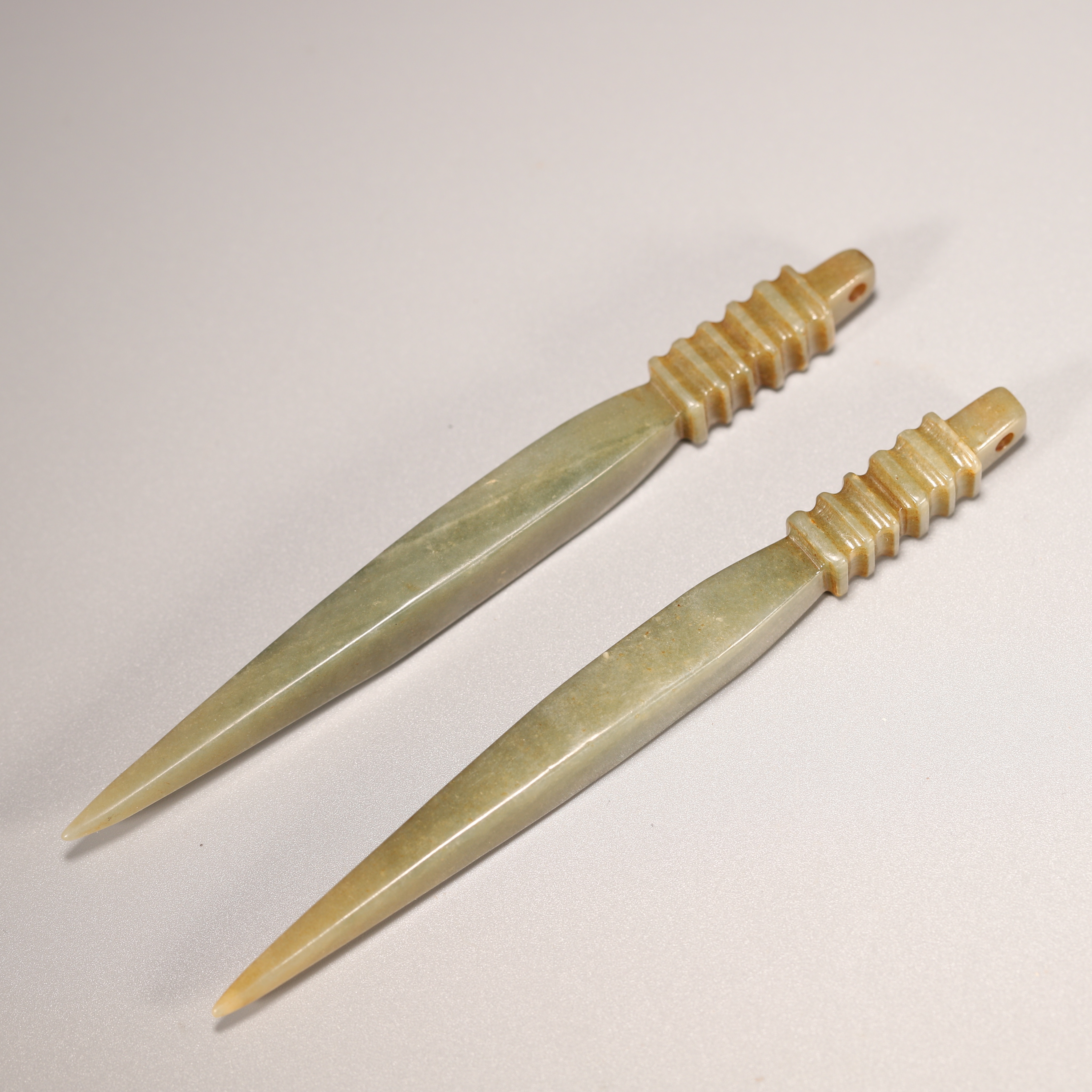 Lot17明代 和田玉玉簪一对