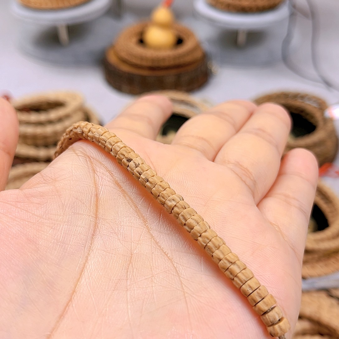 柏香籽/百香籽吊坠芜****华