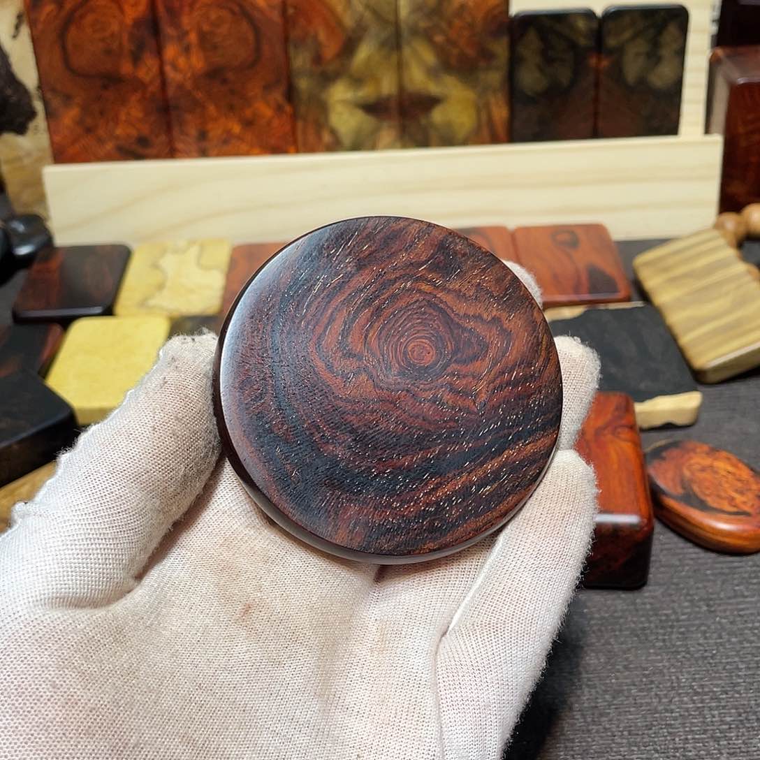 檀香紫檀（小叶紫檀）T*e