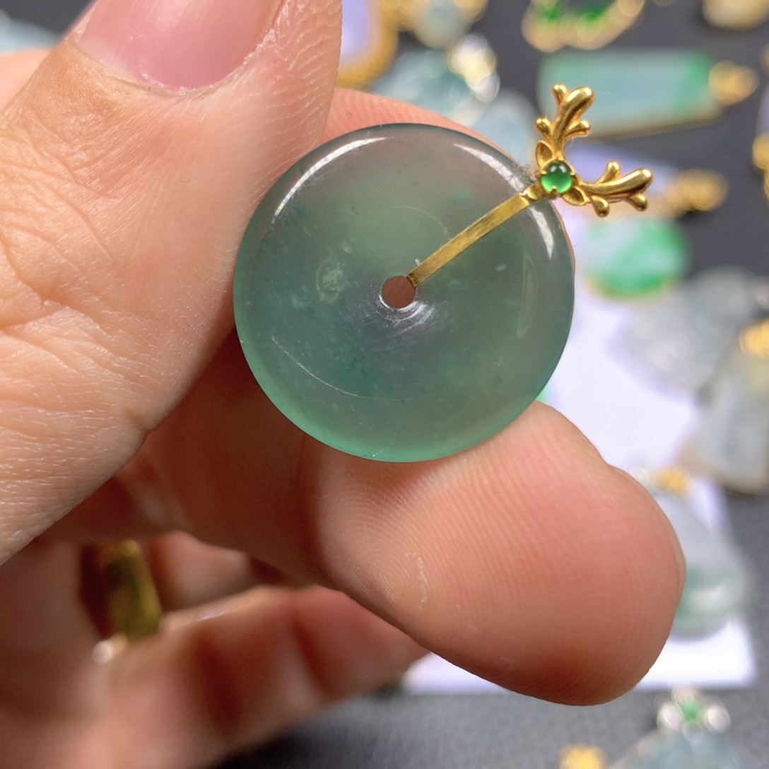 【闪购商品】翡翠颈饰18K金镶嵌Y****2翡翠