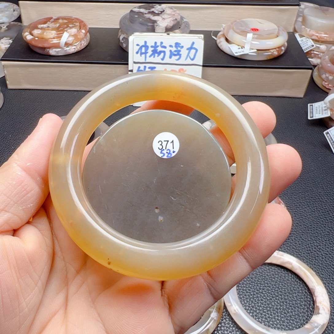 石英质玉手镯未镶嵌58