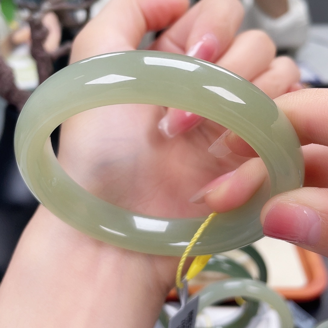 和田玉手镯58未镶嵌