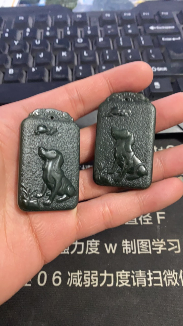 和田玉青玉狗守护神 随机发货 一个