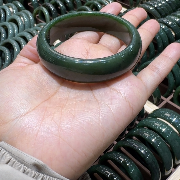 F***l和田玉（糖玉）未镶嵌手镯