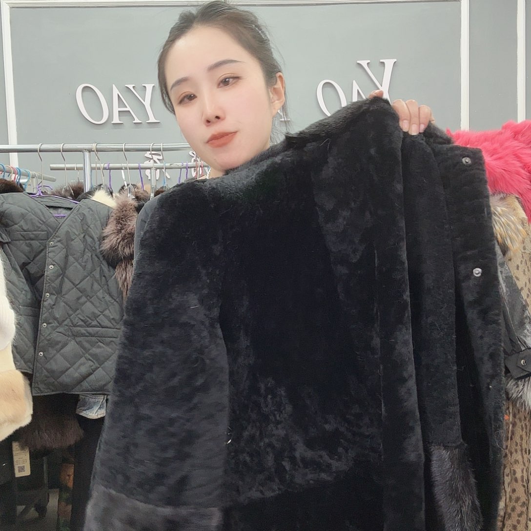 姚小妖家高端皮草