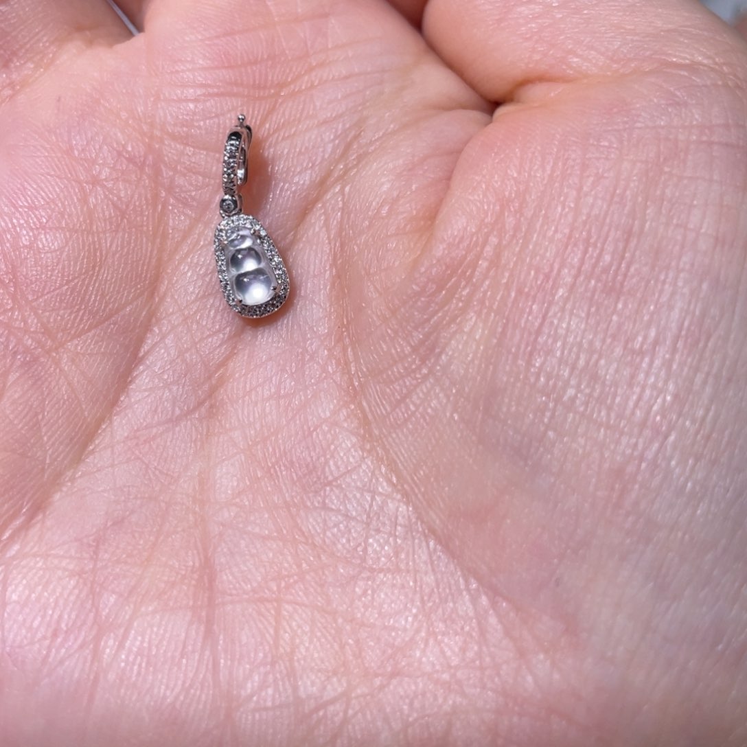 翡翠18K金镶嵌颈饰繁**河