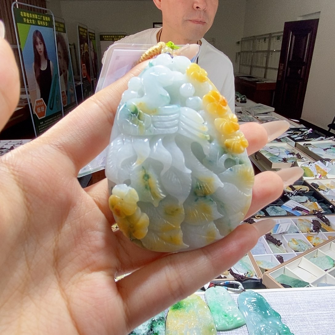 翡翠未镶嵌颈饰翡翠