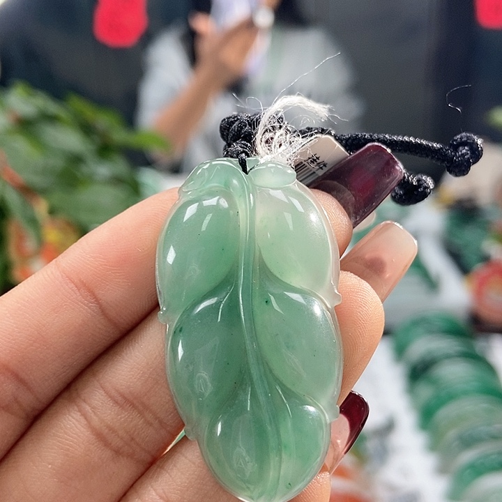 石英质玉颈饰未镶嵌