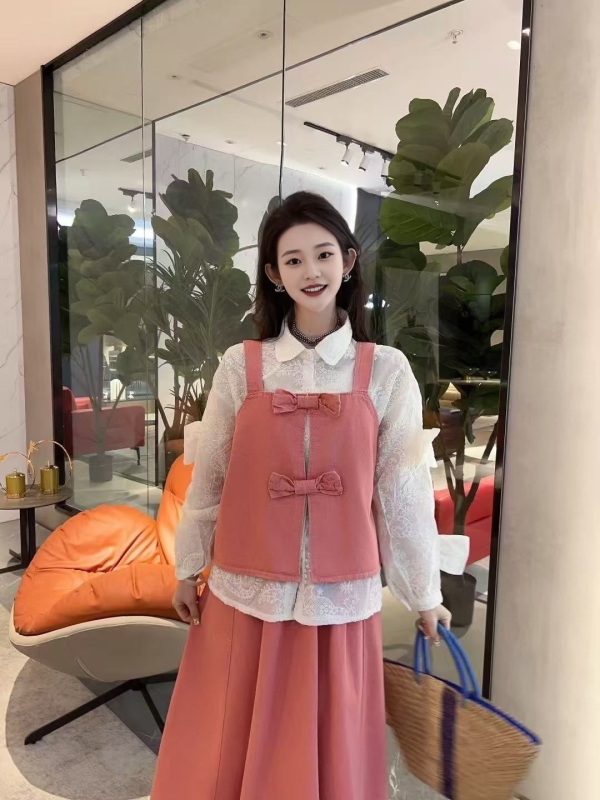 粉色俏皮减龄套装裙女2025春季新款蕾丝衬衫吊带马甲半身裙三件套