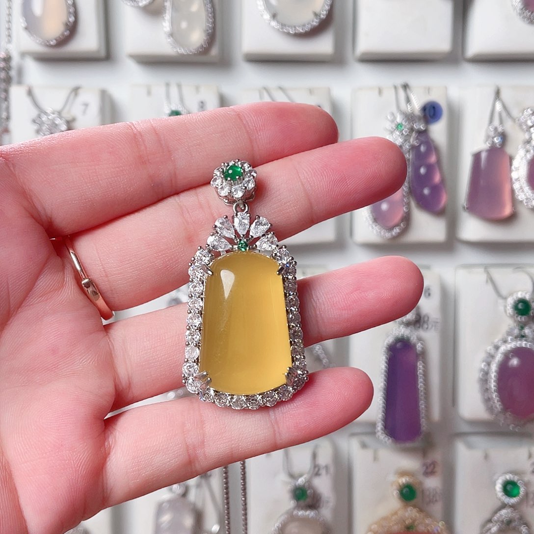 未镶嵌颈饰玛瑙/玉髓