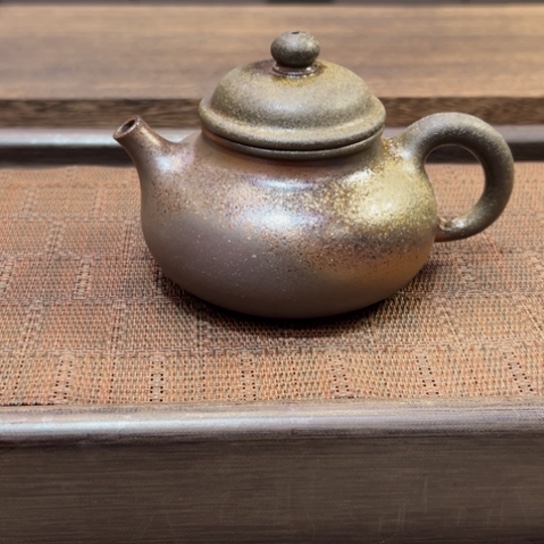 紫砂茶壶黄龙山原矿底槽清柴烧半手工。