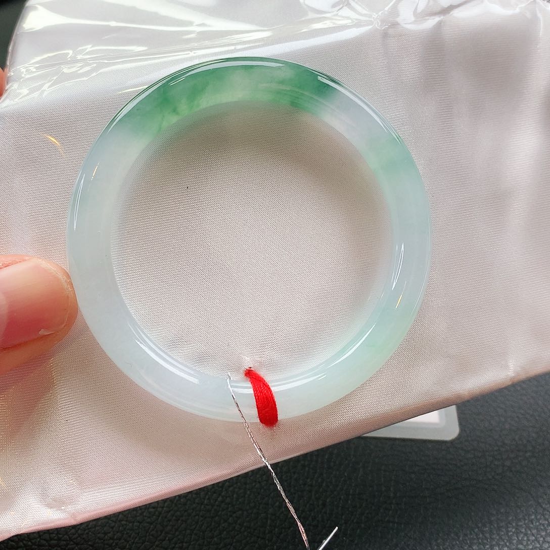 未镶嵌手镯翡翠天然翡翠手镯