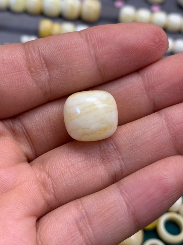 蜜蜡满蜡千层雪老型单珠，纹路清晰，尺寸14.7*13.3m蜜（误差±0.1mm）