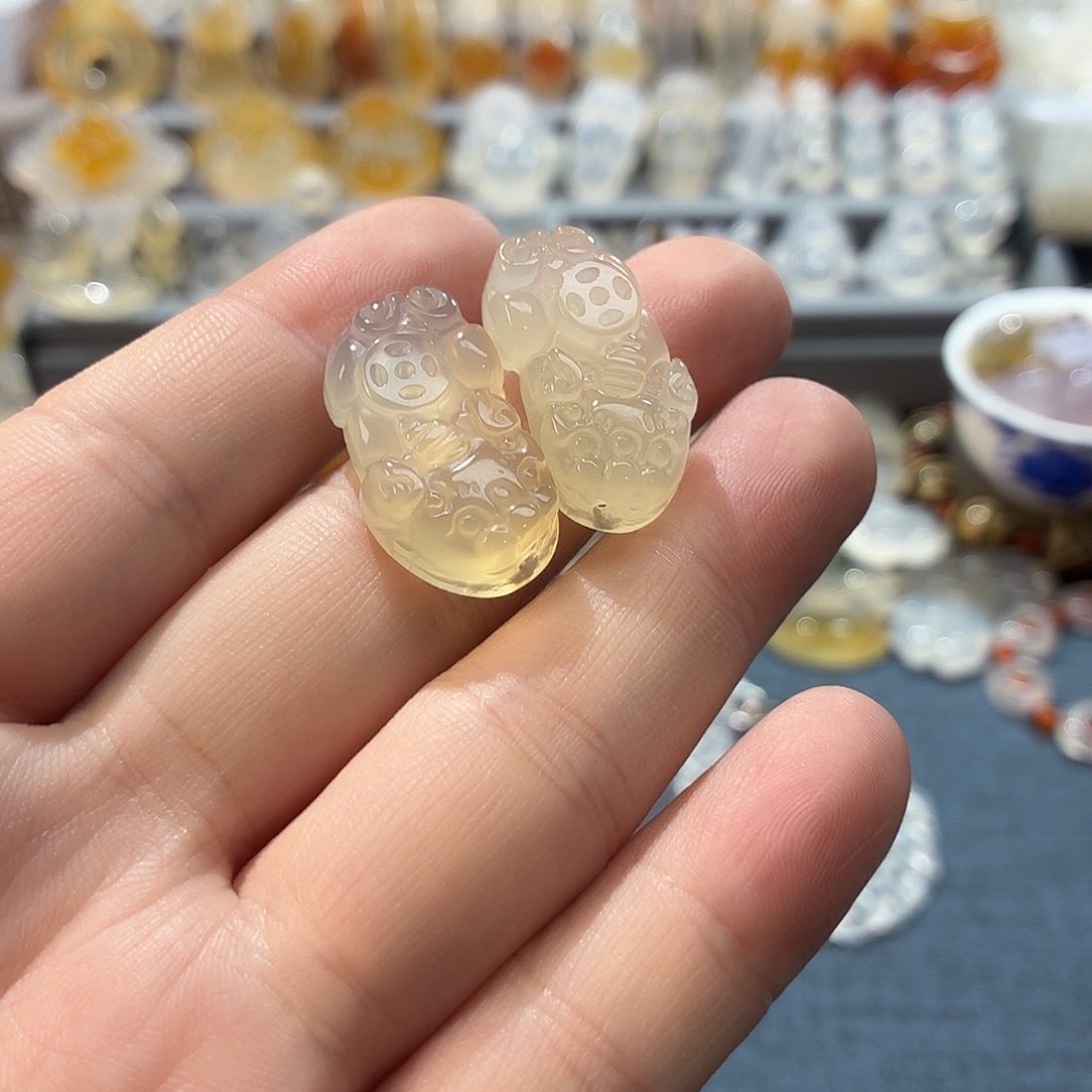 H****玛瑙/玉髓未镶嵌吊坠(不含链)