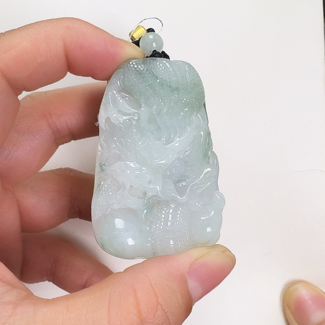 翡翠颈饰未镶嵌龙牌