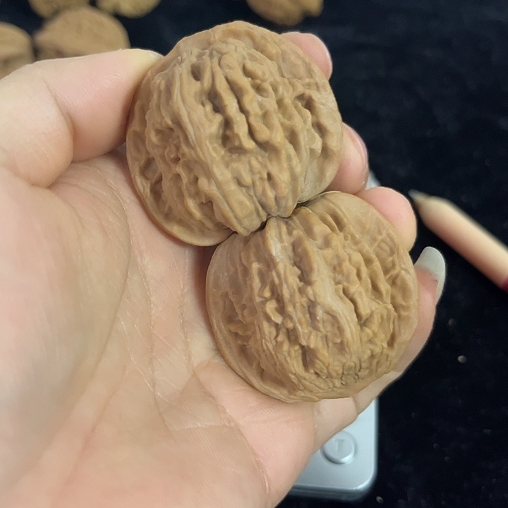 把件文玩核桃42左右微瑕四座楼，编号015