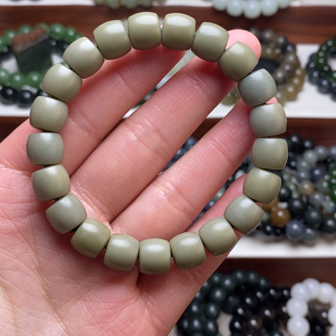 和田玉未镶嵌手串