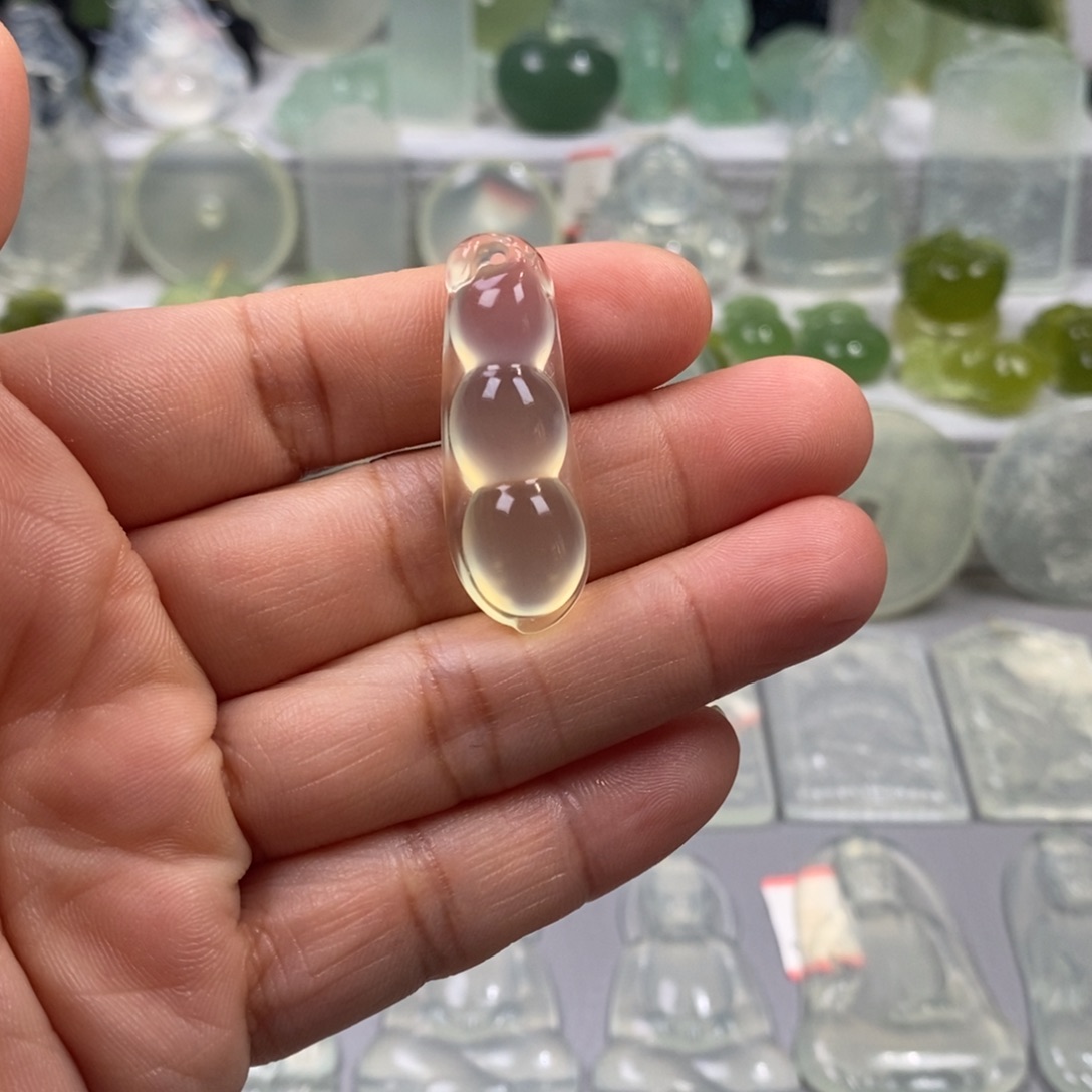 白***）蛇纹石玉未镶嵌颈饰