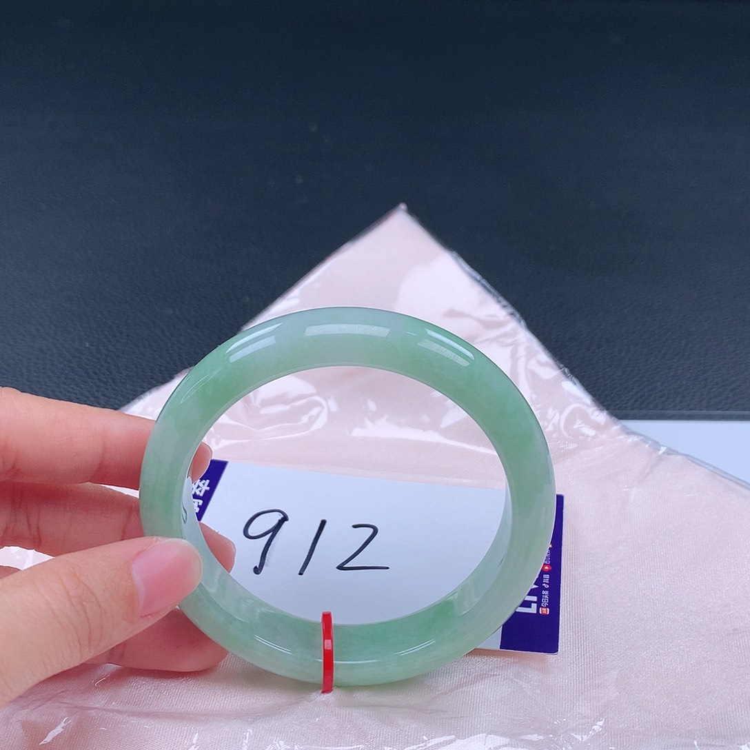 翡翠手镯未镶嵌手镯000728