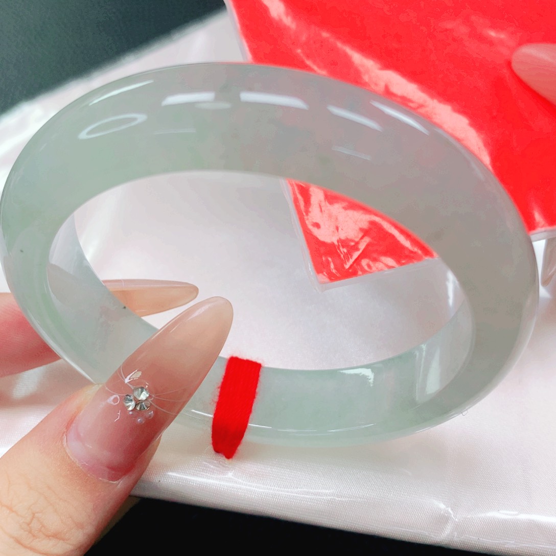 未镶嵌手镯翡翠56。